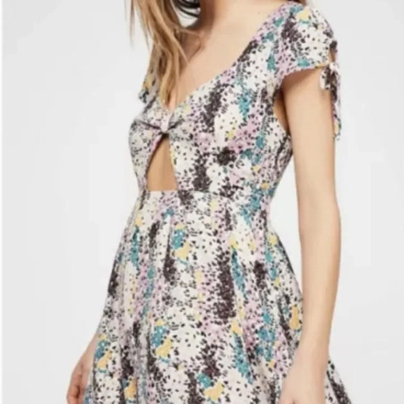 Free People Miss Right Cutout Skater Dress Size XS Ditzy Floral Pockets - Picture 4 of 11